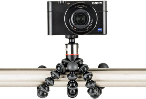 This is an image of JOBY GorillaPod 500 A Compact, Flexible Tripod for Sub-Compact Cameras